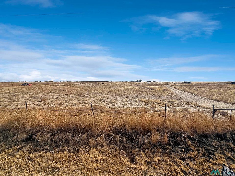 2nd image of W Crockett Rd