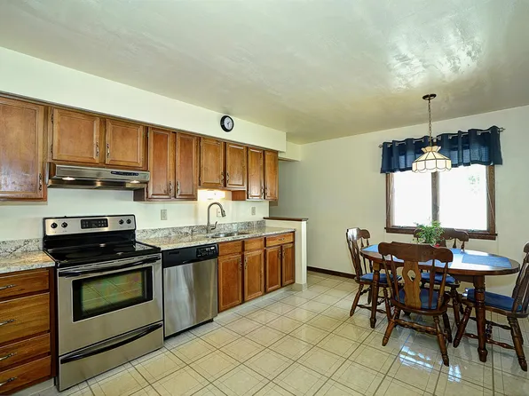 7 Saint Johns Dr #A, Carnegie, PA 15106