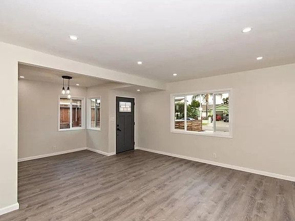4th image of 1529 S Siesta Ave