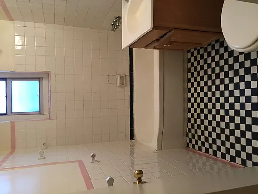 Rented by First Executive Realty Inc | media 18