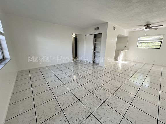 4th image of 432 NW 42nd St APT 2