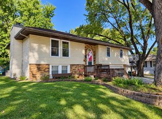8826 Woodmayr Dr, Norwalk, IA 50211