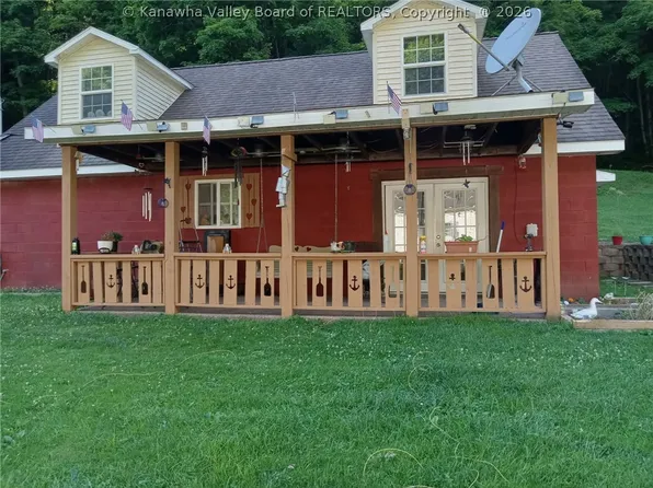 252 Gateway Rd, Wallace, WV 26448