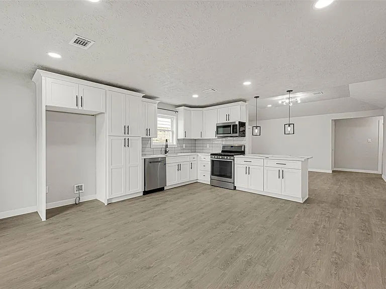 15322 Bedford Glen Dr — Photo 1