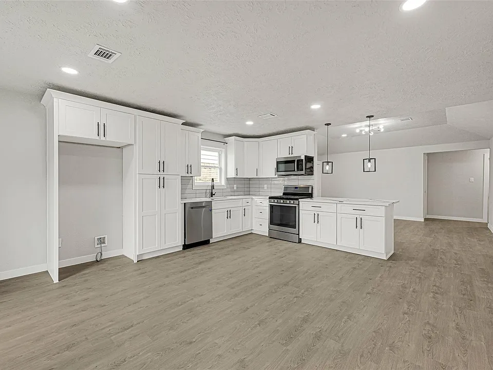 15322 Bedford Glen Dr
