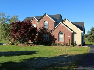 9190 Anacapa Bay Dr, Pinckney, MI
