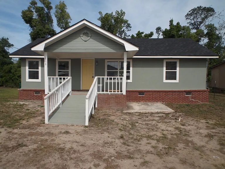 808 Penny Pl — Photo 1