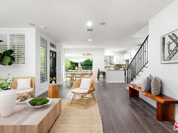 10523 Selkirk Ln, Los Angeles, CA 90077