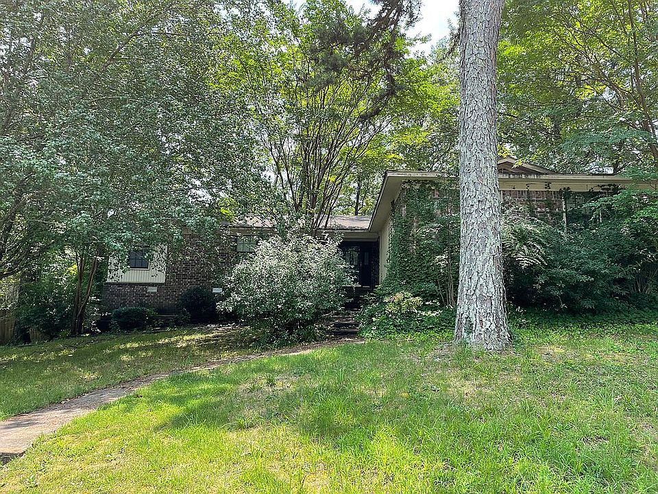 1st image of 102 Canterbury Cir