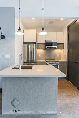 Rented by ERNY LLC | media 21