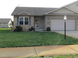 817 Daisy Cir NE, Demotte, IN 46310