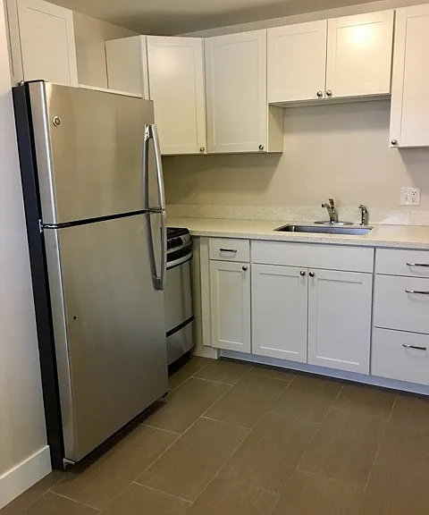 422 E Emerson Ave — Photo 2