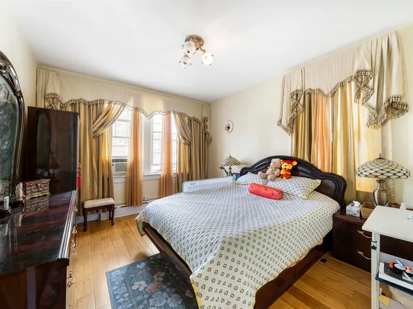 413 76th Street image 13 of 28