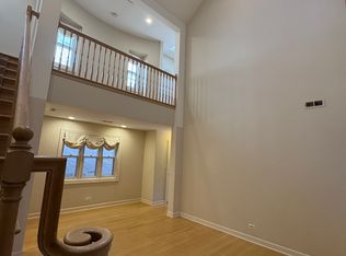 927 W Altgeld St #2, Chicago, IL 60614
