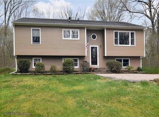 115 Mill Pond Rd, Exeter, RI 02822