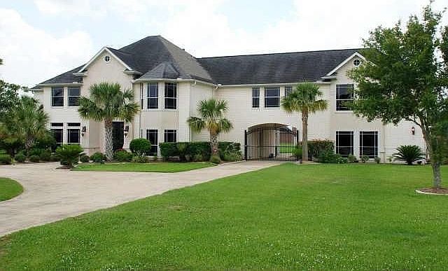 2nd image of 4811 Arrowhead Lake Dr