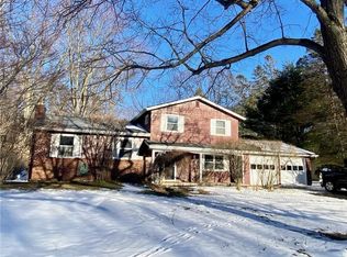 36 Mill Valley Rd, Pittsford, NY 14534