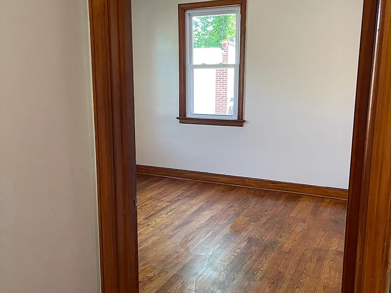 526 Franklin Ave #1 — Photo 10