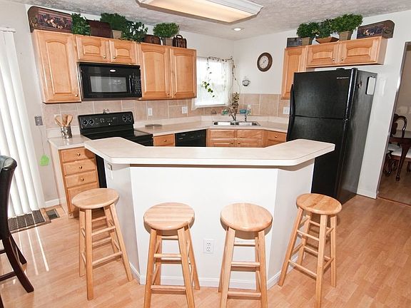 4th image of 2959 Whitley Ct