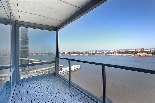 Sold by BLU Real Estate | media 31