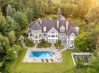 19 Arrow Head Dr, Bedford, NH 03110