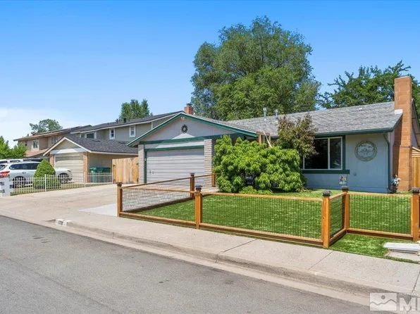 1732 Del Rosa Way, Sparks, NV 89434