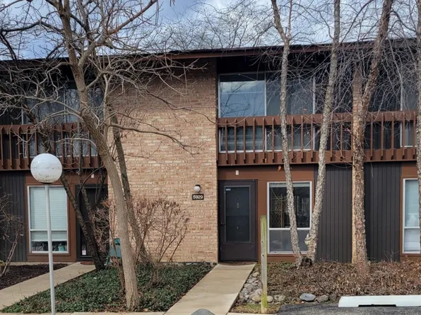 5929 Meadow Dr, Lisle, IL 60532