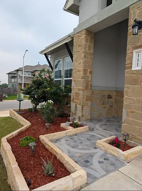 3 bed, 2.5 bath, 1819 sqft, $2,360 — Photo 2