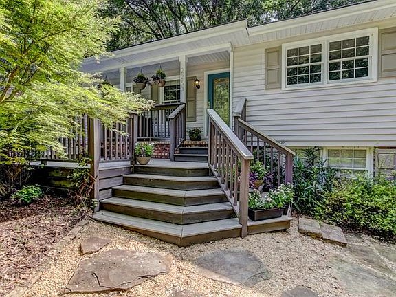 2nd image of 2253 Kilkenny Way NE