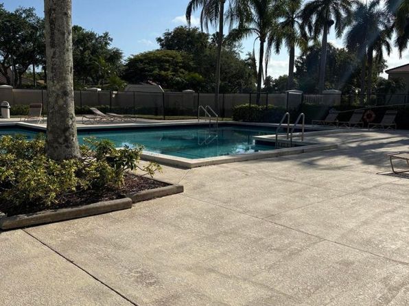 10749 Cypress Lake Ter