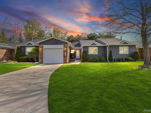 37886 Erna Dr, Sterling Heights, MI 48312