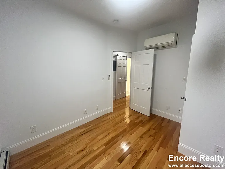 51 Joy St #1R — Photo 6