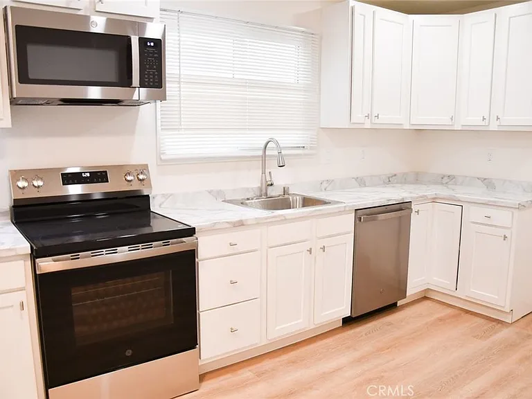 388 N Parker St #B — Photo 6