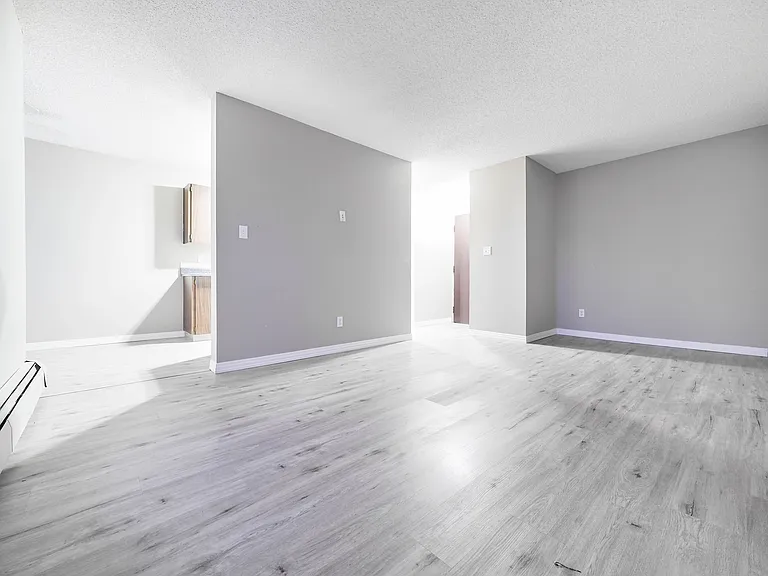 4412 50th St — Photo 3