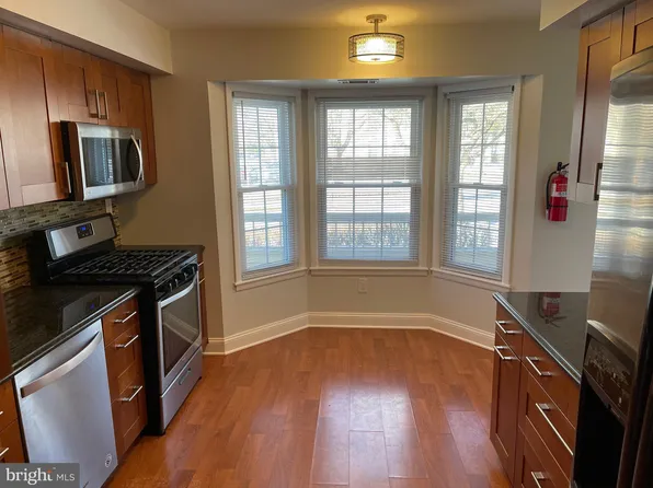 109 Delamere Dr APT 4, Princeton, NJ 08540