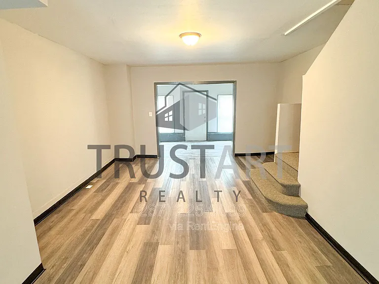 1533 S Allison St — Photo 5