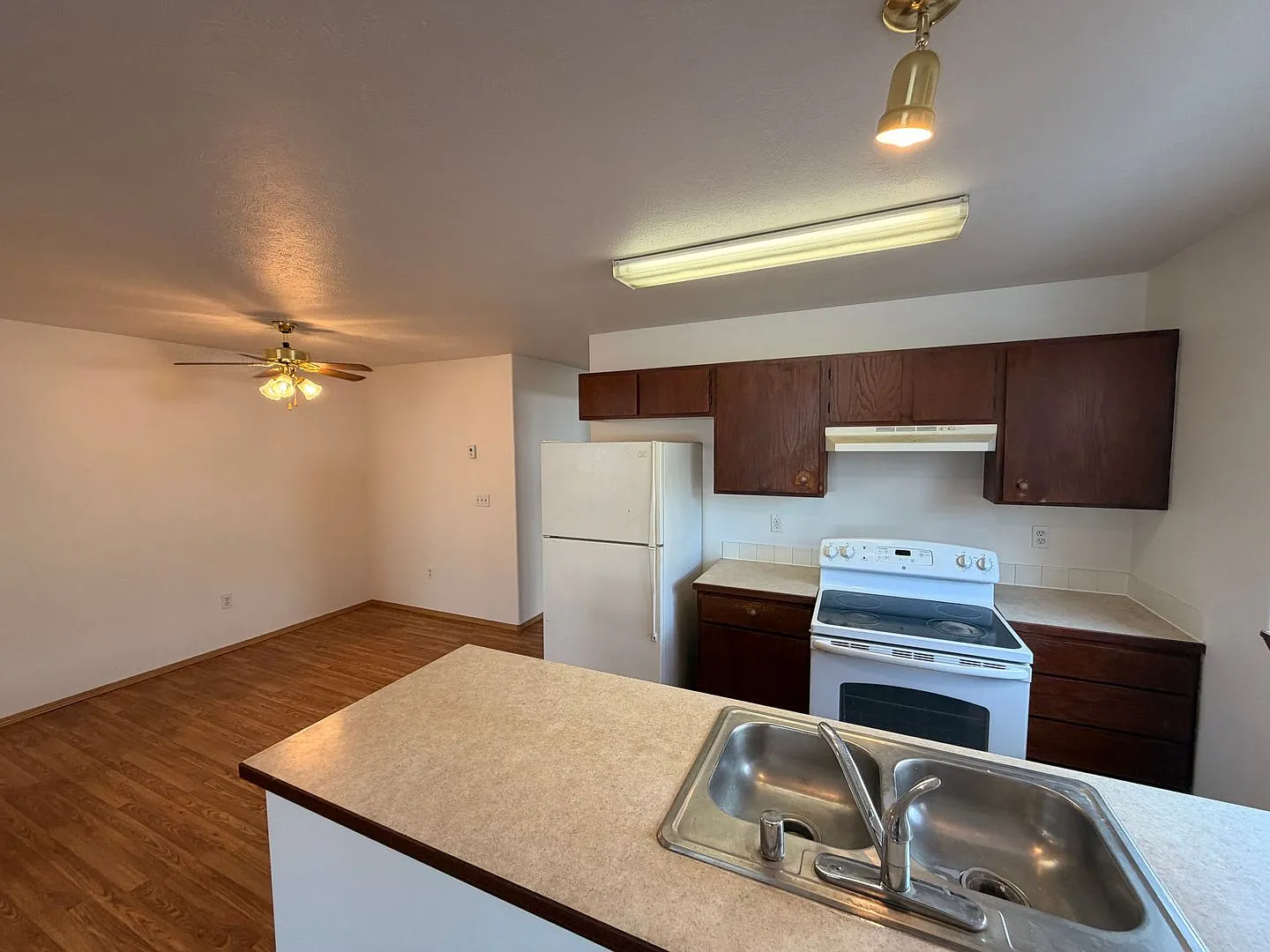 6105 North Regal Street — Photo 2