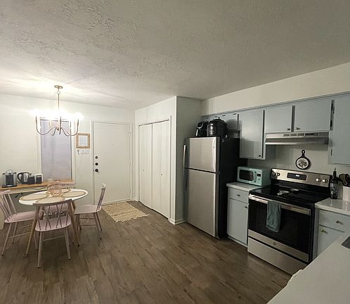 2nd image of 2409 Bandera Dr