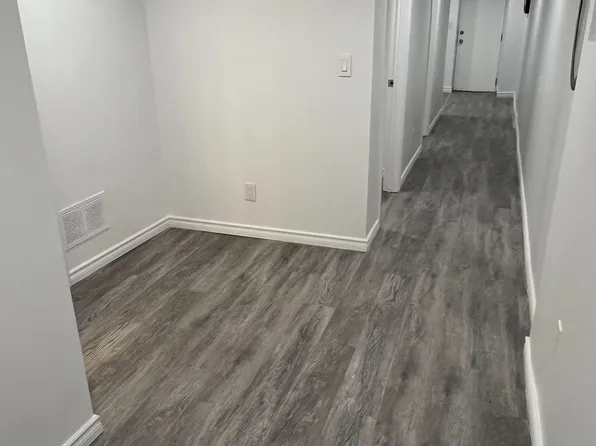 1389 Lansdowne Ave, Toronto, ON M6H 3Z9