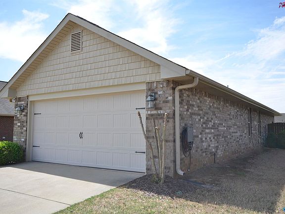 3rd image of 702 Willow Shoals Dr SW
