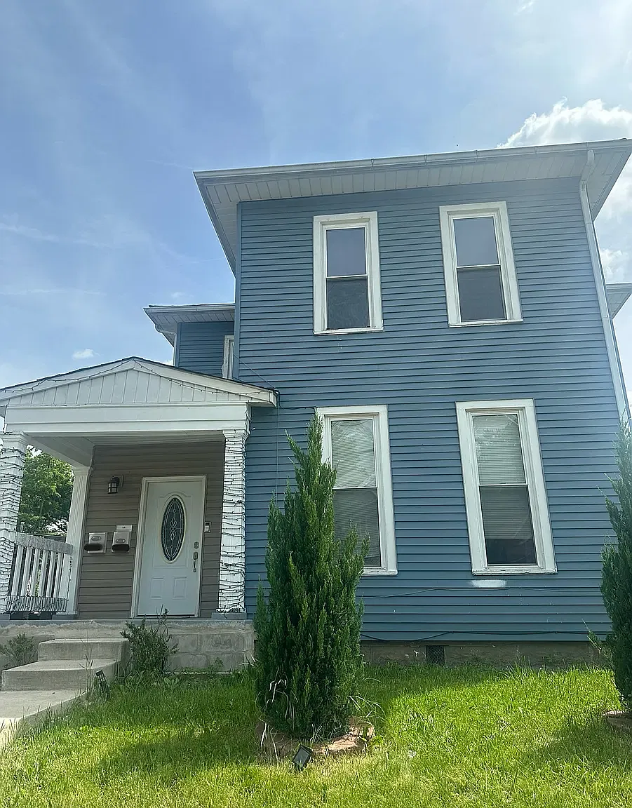 2 bed, 900 sqft, $1,200 — Photo 1