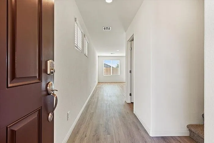 4 bed, 2.5 bath, 1795 sqft, $2,375 — Photo 4
