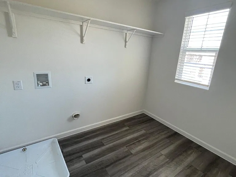 1806 Washington St — Photo 19