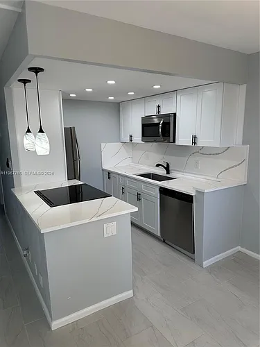 4067 Ainslie #4067-D Photo 1