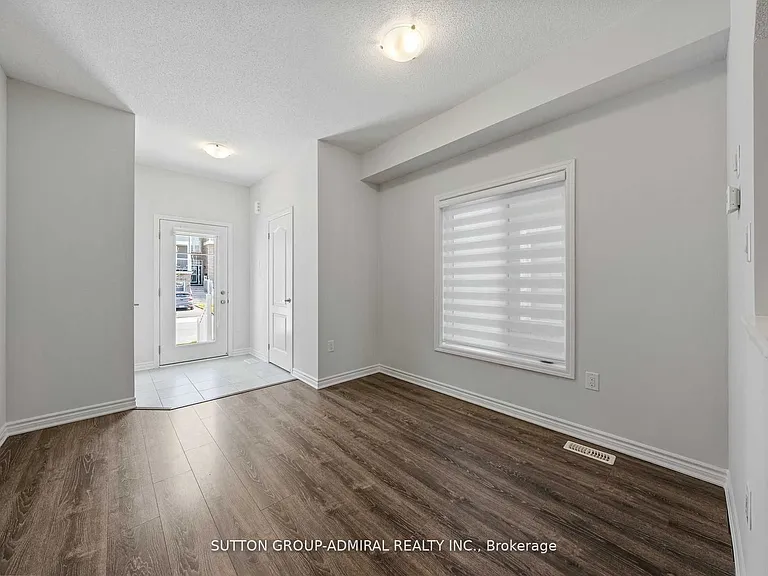 15 Hills Thistle Dr — Photo 2