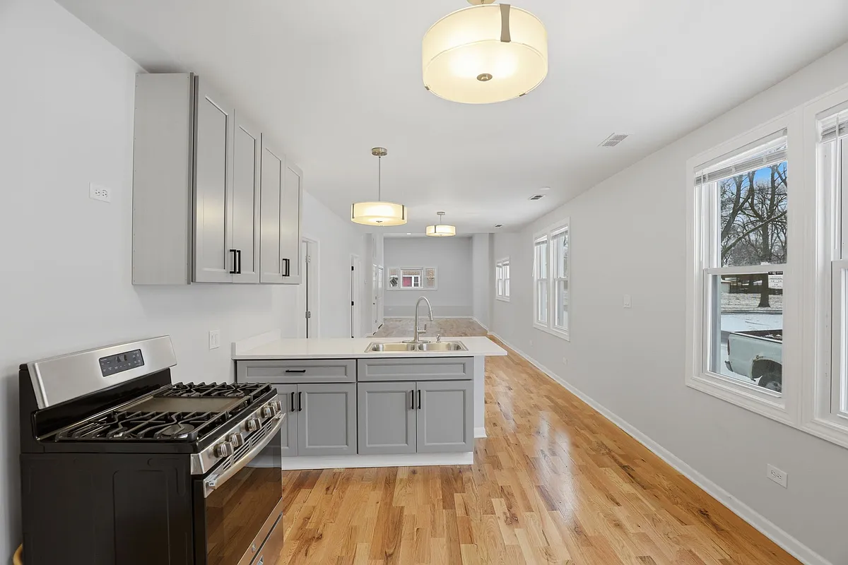 Building Photo - 5256 S Carpenter St #1