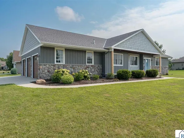2232 Coventry Ln, North Mankato, MN 56003