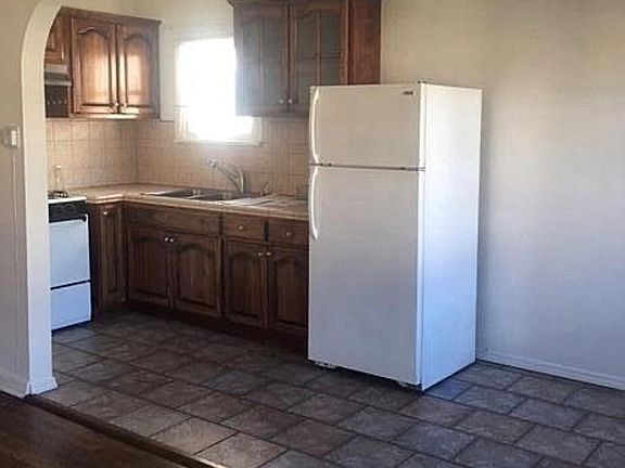 4th image of 625 S Cochran Ave APT 8