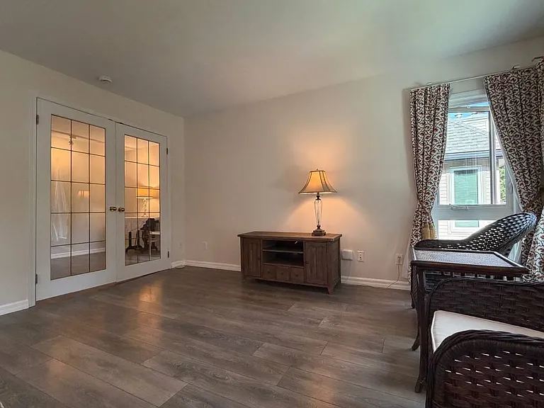 2970 Linwood St #402 — Photo 5