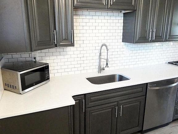 4th image of 395 Hickory Ave